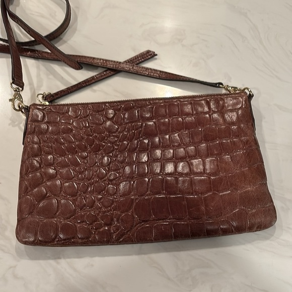 Fossil Crocodile Embossed Leather Crossbody Purse - Picture 4 of 7